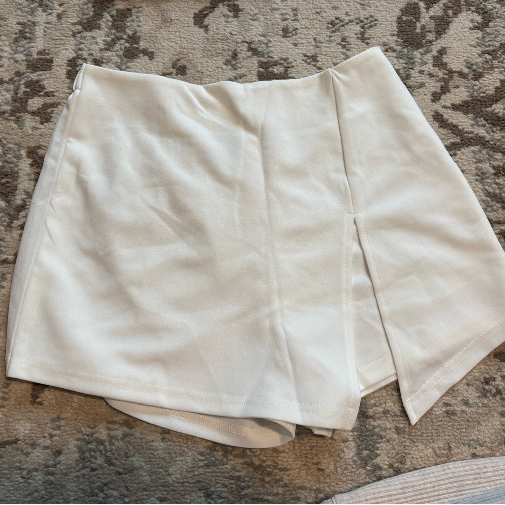 SHEIN Elegant White Skort